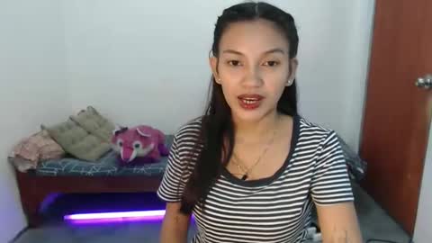 sharminex online show from May 18, 1:50 pm