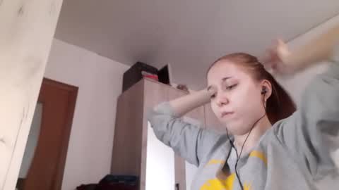 Annette online show from February 19, 7:51 am