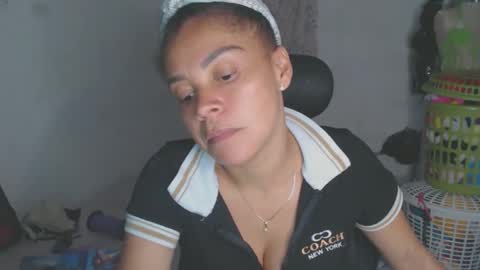 Shayna online show from May 17, 3:49 am