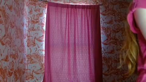 Erika online show from April 19, 8:00 pm