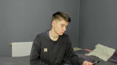 Max online show from November 16, 9:28 pm