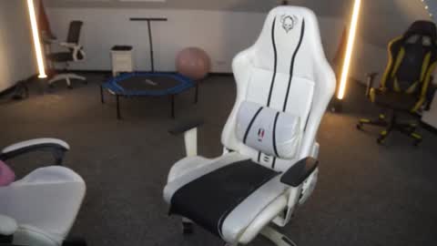 Sheryl online show from October 9, 10:43 am