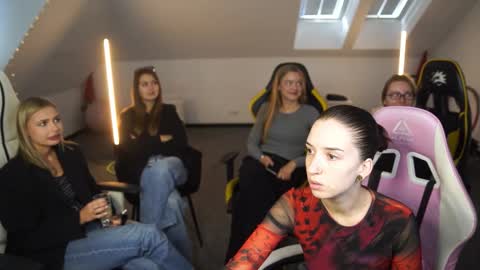 Sheryl online show from September 26, 10:12 am