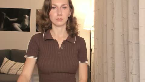 shesleepsnaked online show from December 14, 8:15 pm