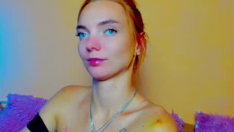 Snapshot of shinelikea_diamond chatting on October 14, 8:01 pm Alexis online show from October 14, 8:01 pm
