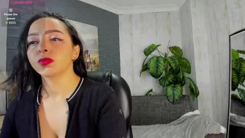 shirley_taylor_ online show from April 29, 11:37 am