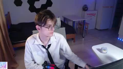 shiromy_ online show from November 23, 10:41 pm