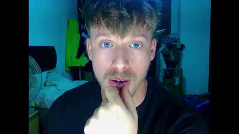 Cick Goreskin online show from November 19, 2:11 am