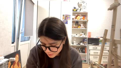 Marie online show from April 4, 2:46 pm
