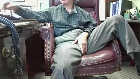 nikolas send dm for an appointment online show from November 5, 5:15 pm