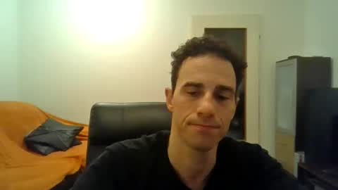 showherenow online show from January 18, 7:17 am