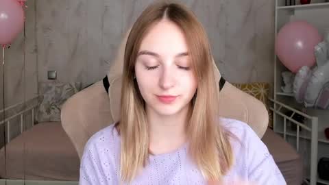 Polly online show from April 7, 12:01 am