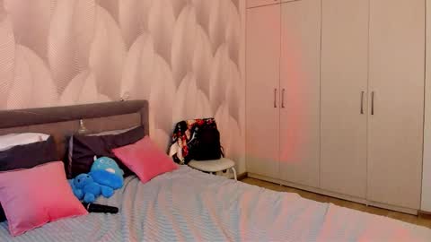 Mika online show from November 24, 3:16 am