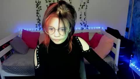 shy_elina01 online show from January 7, 10:09 am