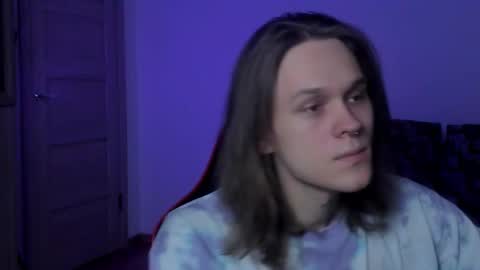 Mark online show from October 31, 9:04 pm