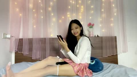 shy_pink_doll online show from June 16, 3:27 pm