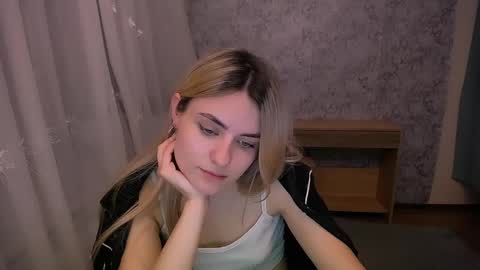 shy_sabrina_ online show from March 10, 5:29 pm