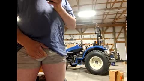 shyguycurious5 online show from September 24, 6:14 pm