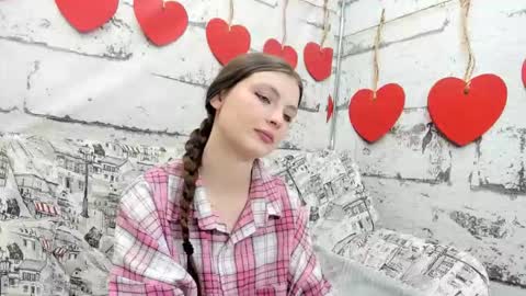 Snapshot of shyly_lisa chatting on September 30, 1:27 am shyly_lisa online show from September 30, 1:27 am