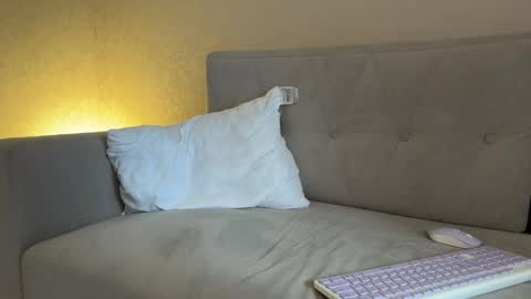 Amelia online show from April 15, 3:43 am