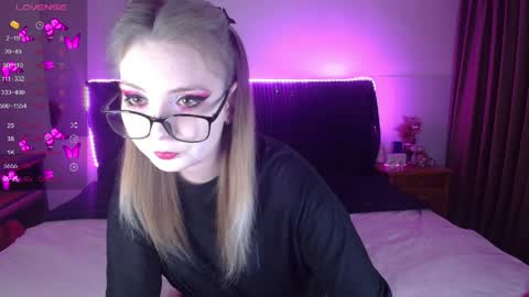 shysweetrish online show from May 18, 12:42 am