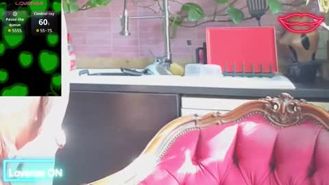 shytrans_uk online show from April 9, 12:00 pm