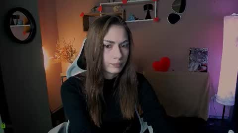 silicia online show from February 18, 1:33 pm