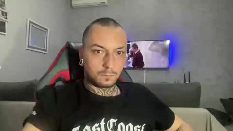 sidvicious23cm online show from February 5, 9:51 pm