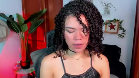 Vaiolet online show from March 9, 1:05 pm