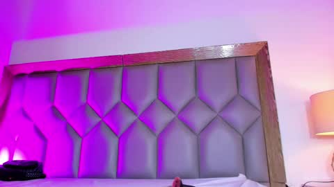 SIENA STONE online show from March 5, 8:10 pm