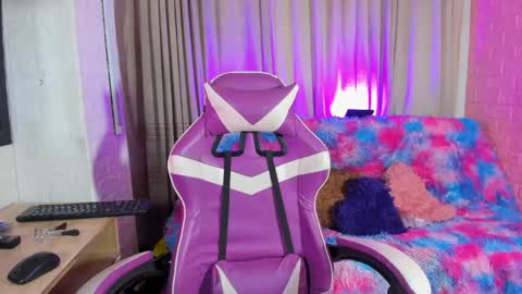 sienna_lux01 online show from June 4, 4:07 am