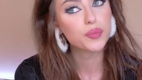 sienna_voss online show from July 4, 4:05 am