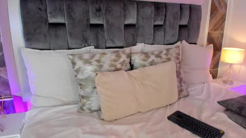 Snapshot of sierrataylor1 chatting on September 25, 11:45 pm online show from September 25, 11:45 pm