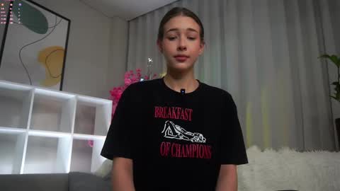 Eva  online show from September 28, 11:52 am