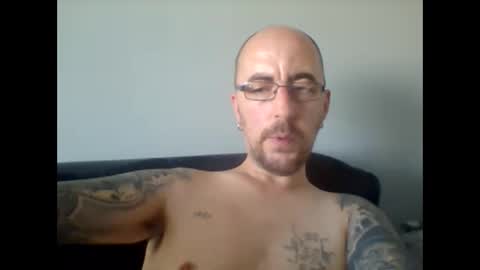 Snapshot of silent_v_81 chatting on September 19, 12:09 pm Silent V online show from September 19, 12:09 pm