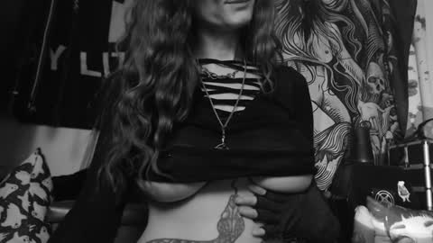 Allmylinkssilentmary666 online show from February 6, 9:28 pm