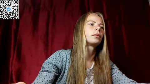 JULIANA online show from May 23, 8:27 pm