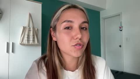 You fav Miss Si online show from March 20, 6:18 am