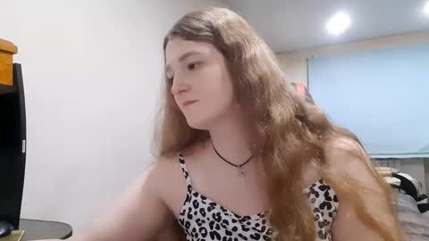 Elisabet online show from November 3, 3:35 pm