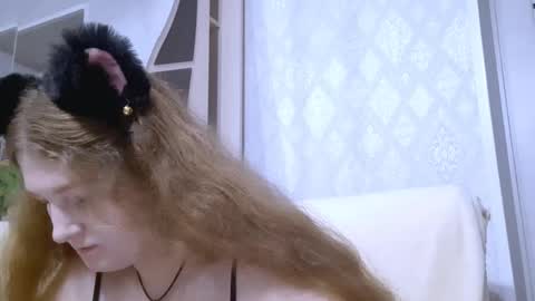 Elisabet online show from November 10, 6:21 pm