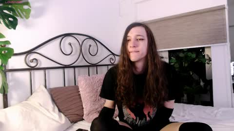 silvermuse online show from April 7, 4:36 am