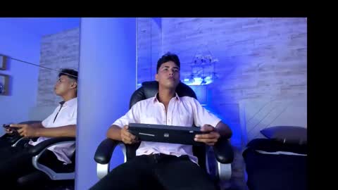 simon_pernia online show from November 29, 7:21 pm