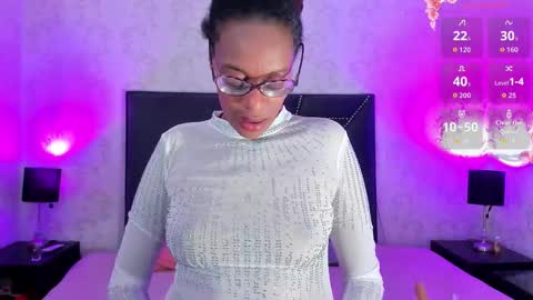 Snapshot of simona_brooke chatting on October 10, 9:30 pm simona_brooke online show from October 10, 9:30 pm