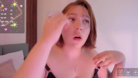 simonastar_ online show from March 26, 1:27 pm