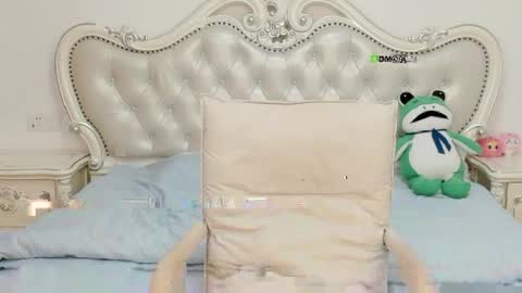 simonastephanie online show from May 11, 4:04 pm