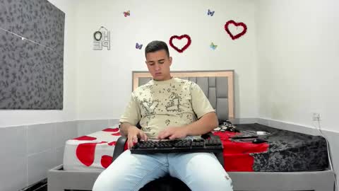 SIMON KELER online show from September 27, 12:08 am