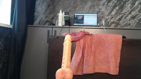 regina online show from May 21, 8:21 am