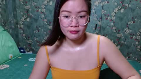 Snapshot of simply_niki chatting on February 16, 2:21 pm zia online show from February 16, 2:21 pm