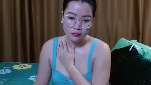 Snapshot of simply_niki chatting on February 9, 2:50 pm zia online show from February 9, 2:50 pm