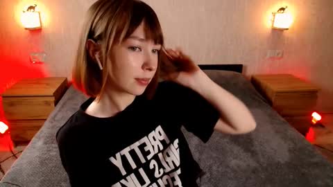 Sindy Juxx online show from March 2, 9:43 pm